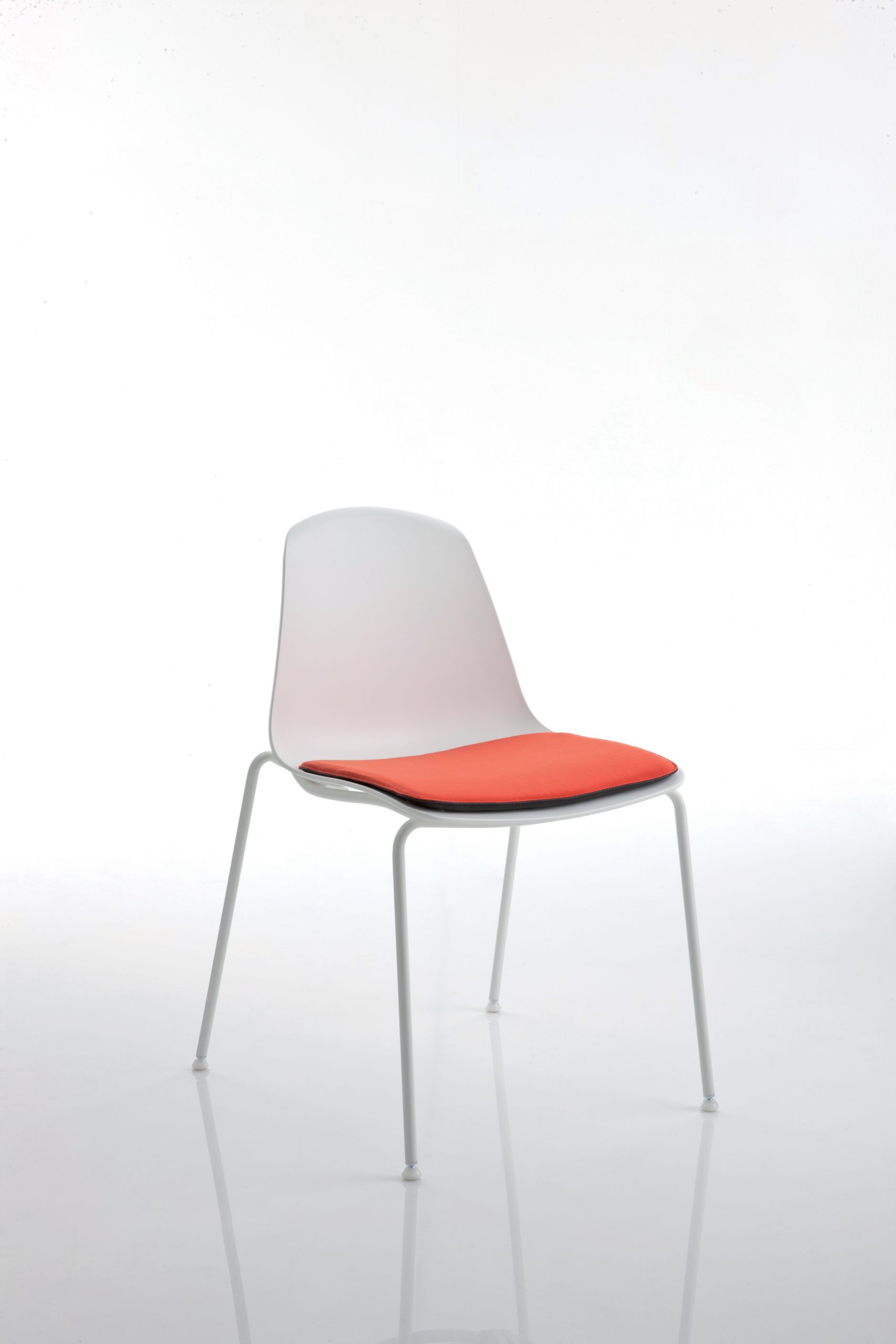 طراحی صندلی اپوکا
