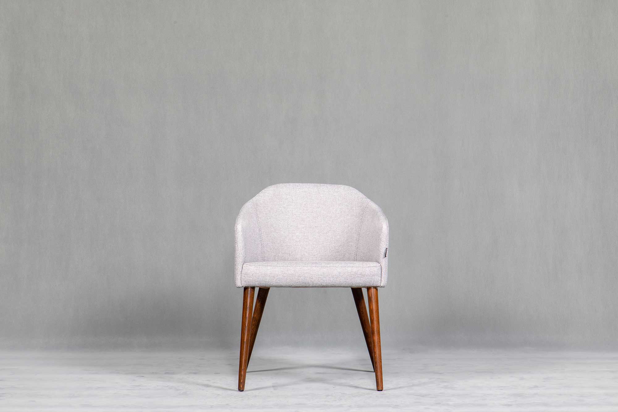 صندلی میلانو از نمای روبرو