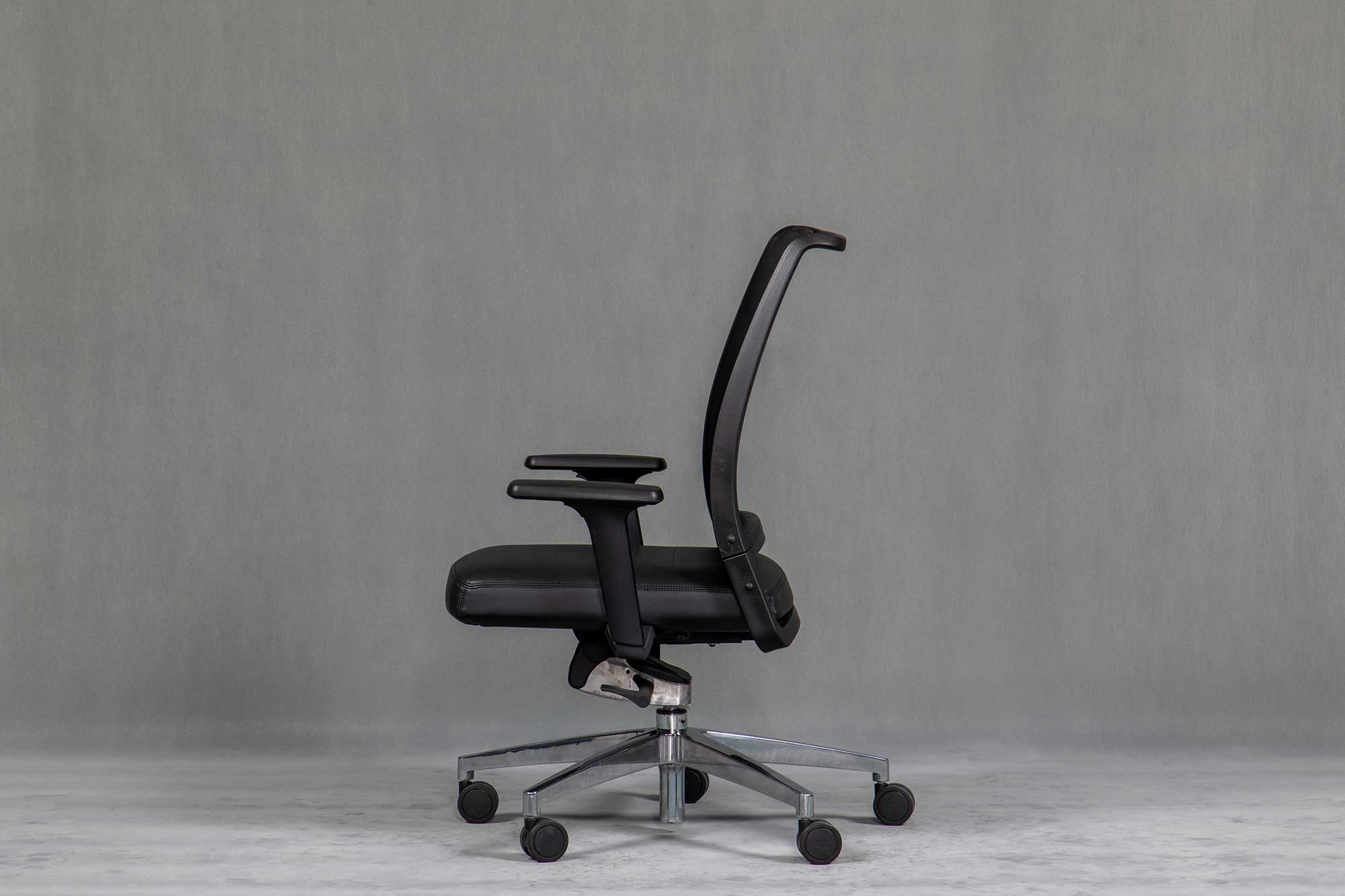 طراحی صندلی اداری مدل Onyx-E404