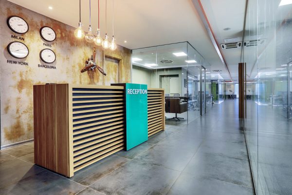 نورپردازی در محیط اداری توسط پادایران