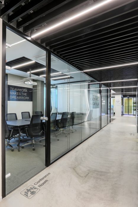 اهمیت نورپردازی در محیط اداری