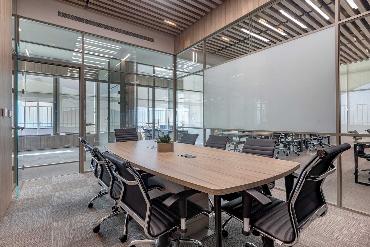 طراحی اتاق جلسات و کاربرد تابلو وایت برد در پارتیشن های اداری