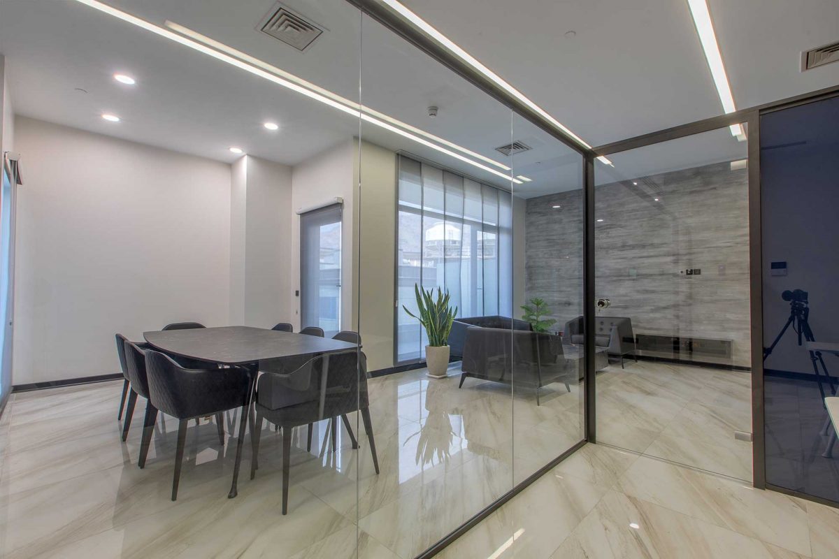 طراحی و تولید مبلمان اداری و پارتیشن شرکت تیس چوب طراحی و تولید مبلمان اداری و پارتیشن شرکت تیس چوب