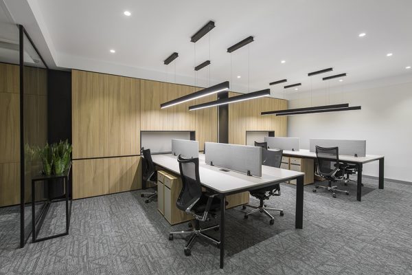 میز کار گروهی متصل به کمد دیواری میز کار گروهی متصل به کمد دیواری