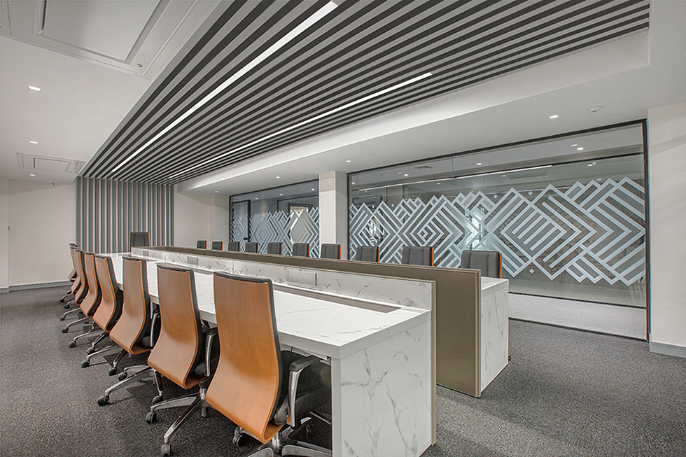 میز کنفرانس مدرن با طراحی دیوارکوب  میز کنفرانس مدرن با طراحی دیوارکوب