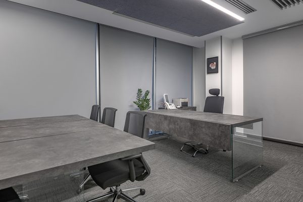 طراحی اتاق مدیریت به همراه میز کنفرانس