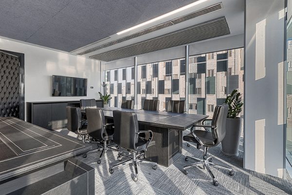 طراحی مبلمان اداری اتاق مدیریتی