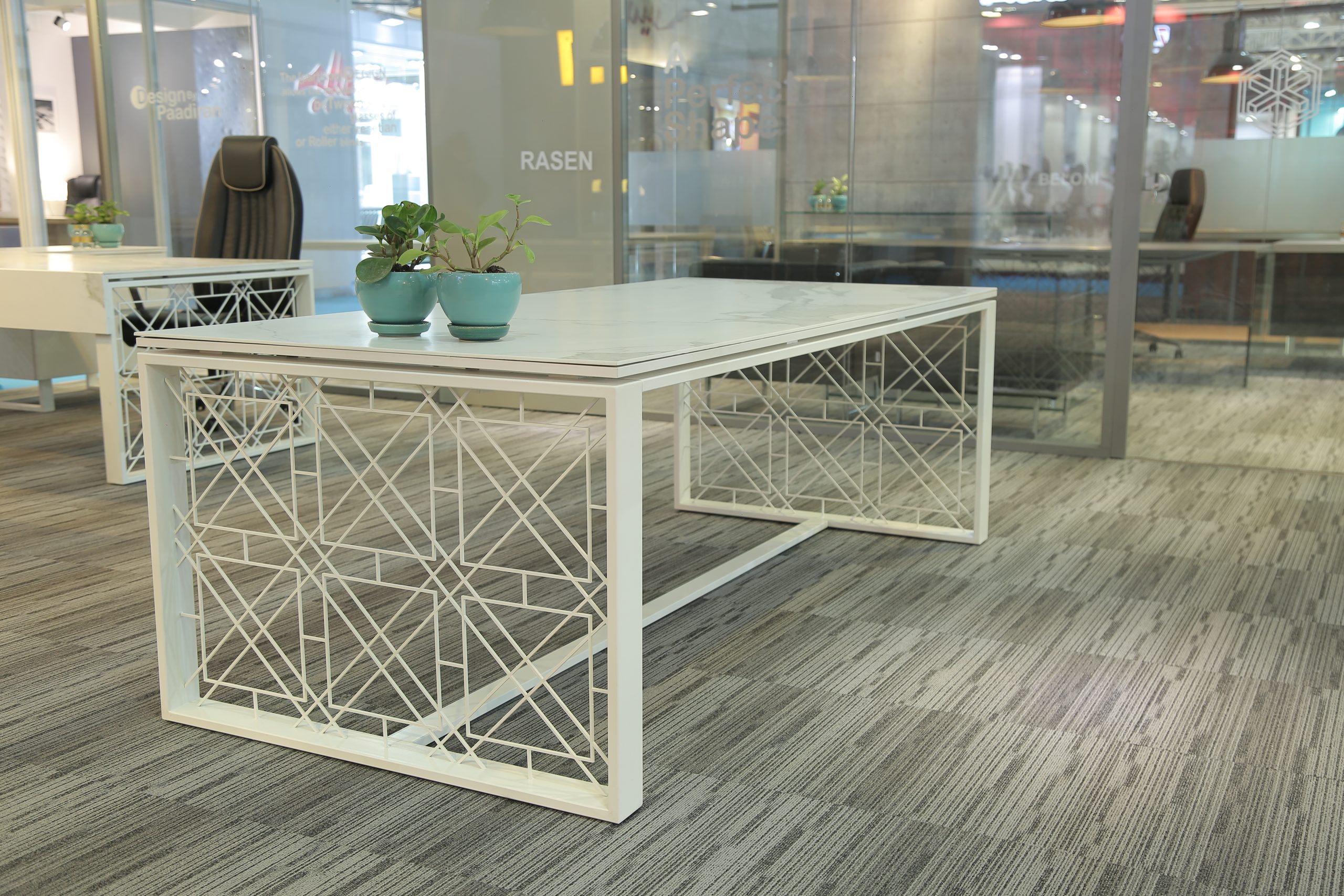 میز کنفرانس مدرن