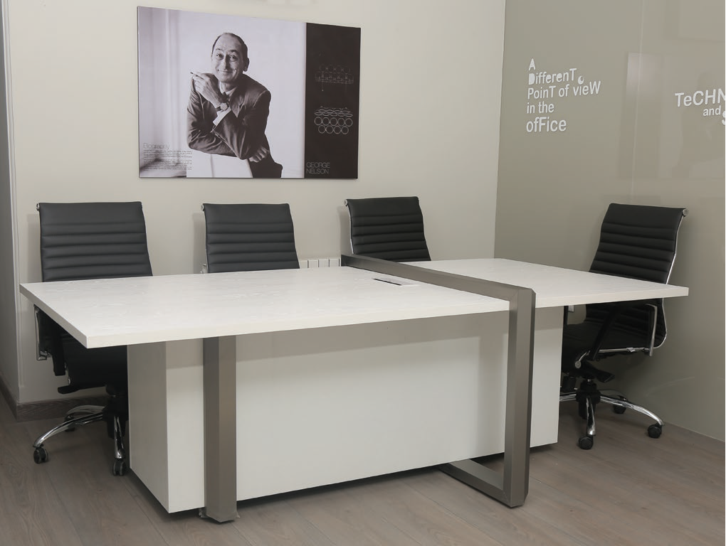 میز کنفرانس هوبو