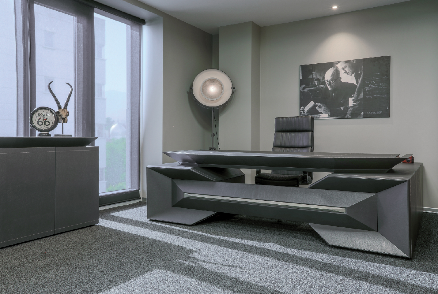 میز مدیریت رافی